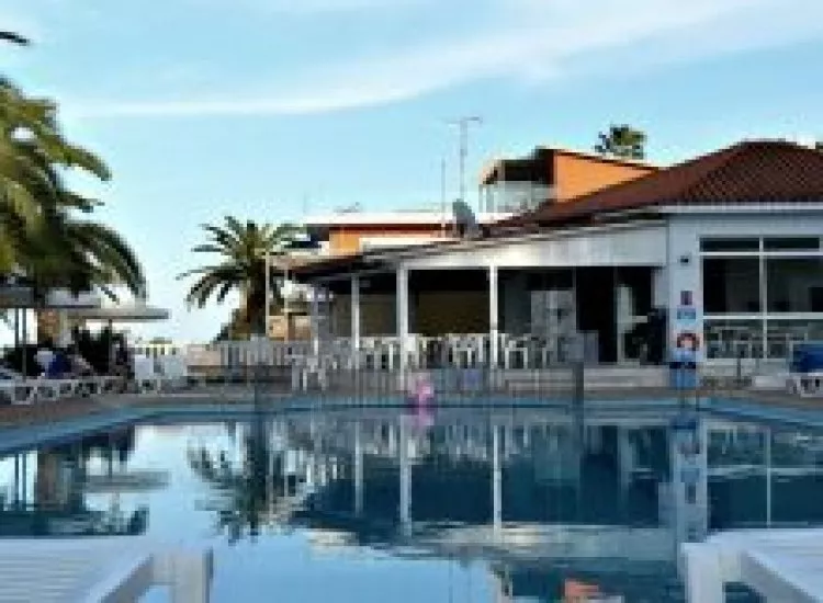 Paradise Beach Hotel 