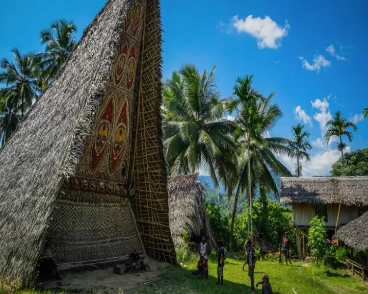 PAPUA NOUA GUINEE - Aventură în lumea triburilor